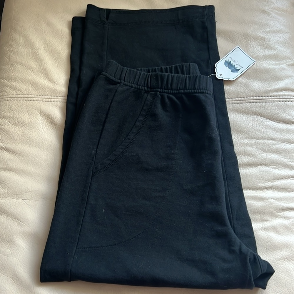 Wild Palms French cherry Capri pants